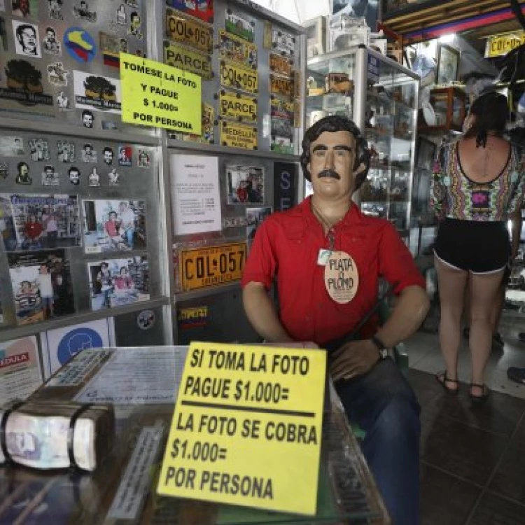 Imagen relacionada de propuesta ley colombia prohibe souvenirs escobar