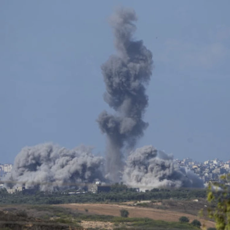 Imagen relacionada de ataque aereo israeli gaza