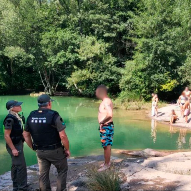 Imagen relacionada de cataluna vigilancia espacios naturales