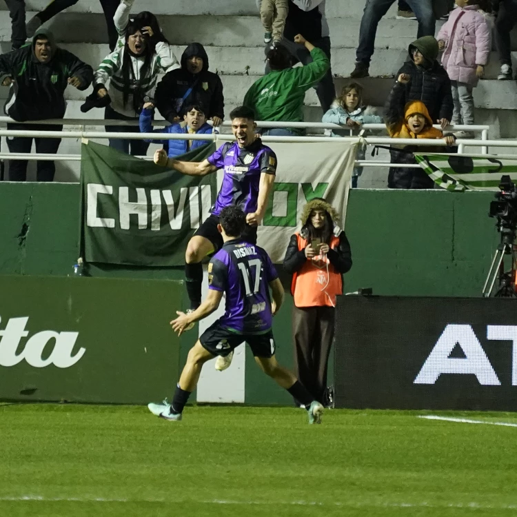 Imagen relacionada de banfield iguala velez emocionante partido