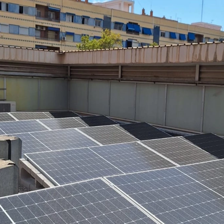 Imagen relacionada de instalacion paneles solares mercado benicalap valencia