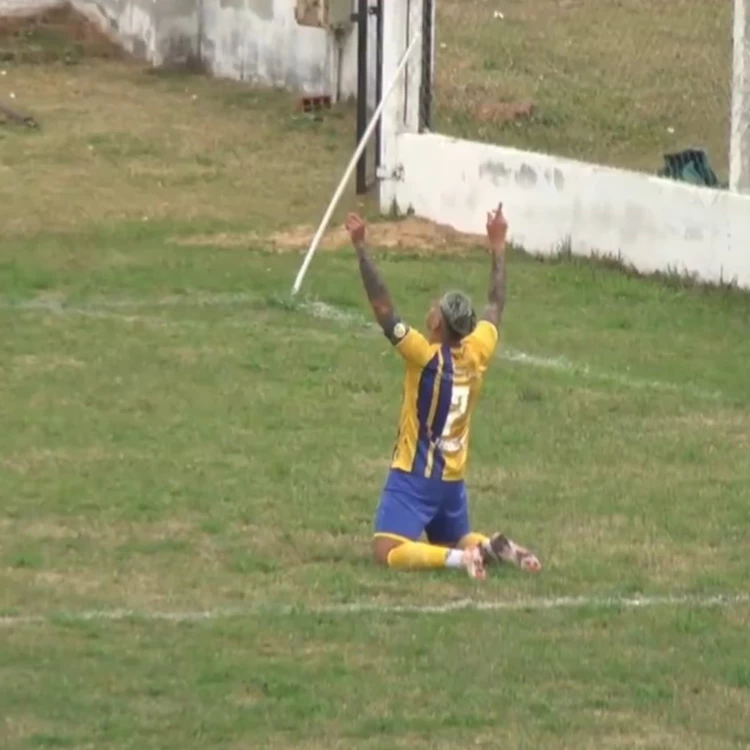 Imagen relacionada de gustavo bou debut defensores barrio nebel