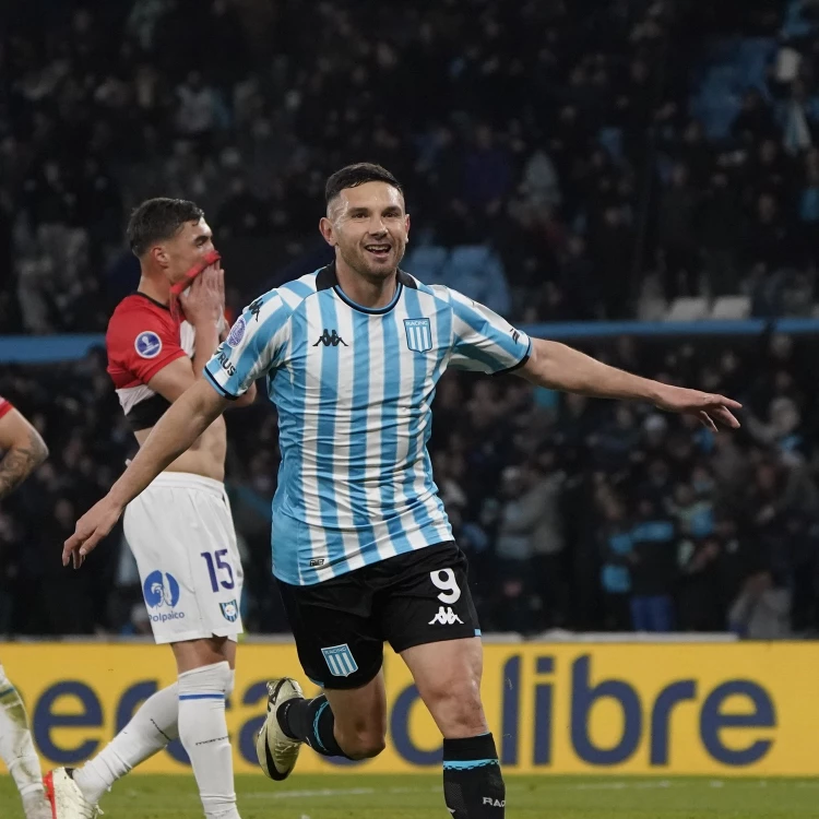 Imagen relacionada de racing club homenaje humberto maschio victoria historica sudamericana