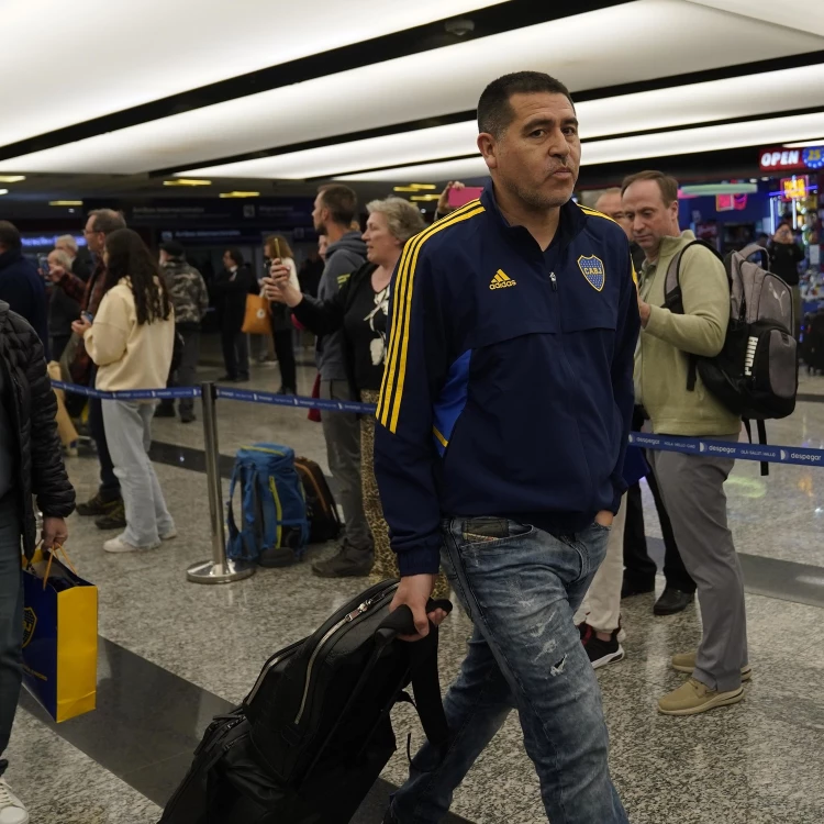 Imagen relacionada de critica gestion riquelme boca juniors