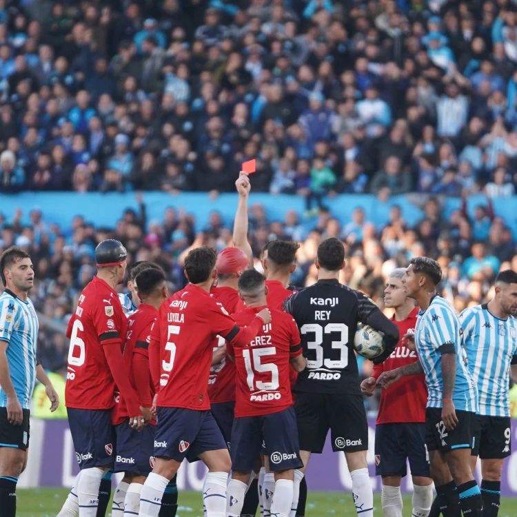 Imagen relacionada de independiente expulsiones clasico avellaneda racing