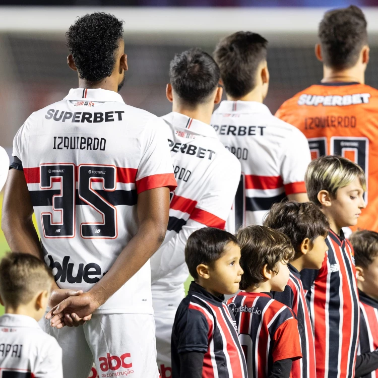 Imagen relacionada de homenaje izquierdo san pablo atletico mineiro