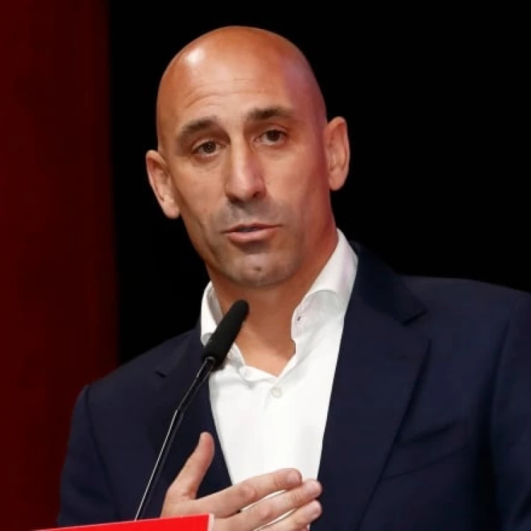 Imagen relacionada de rubiales suspendido fifa beso copa mundial