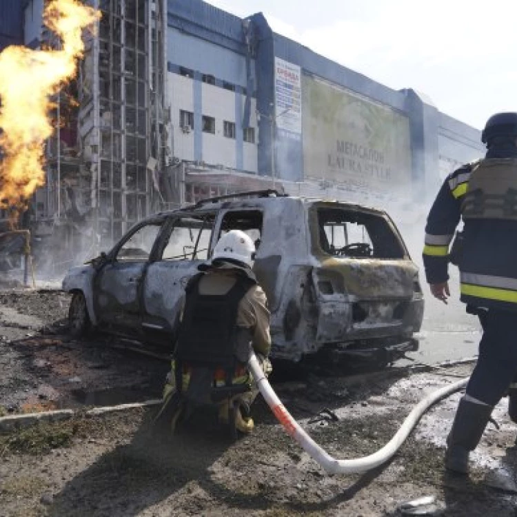 Imagen relacionada de intensos ataques rusos causan lesiones y danos en kyiv