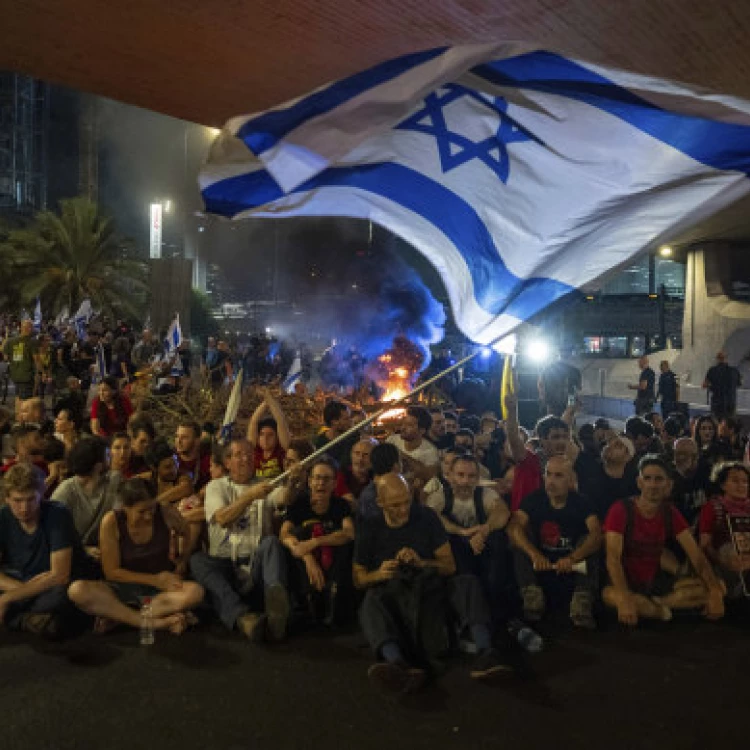 Imagen relacionada de protestas masivas israel muertos rehenes gaza