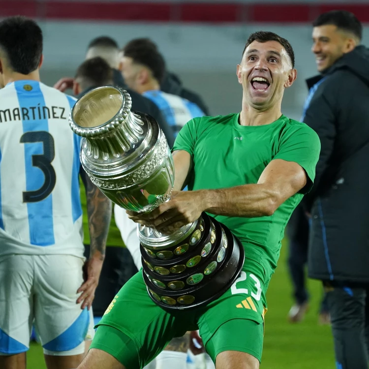 Imagen relacionada de emiliano martinez festejos controversiales