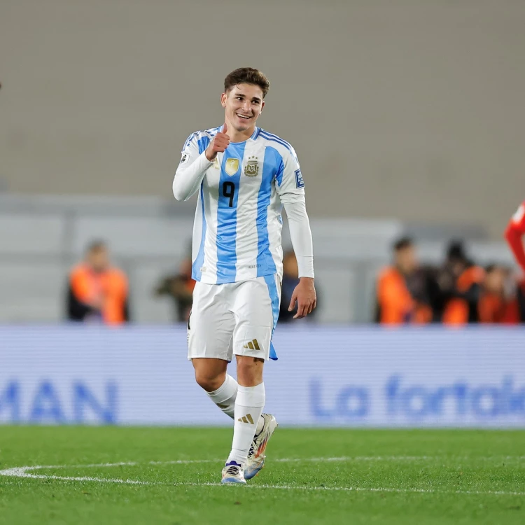 Imagen relacionada de julian alvarez golazo monumental eliminatorias