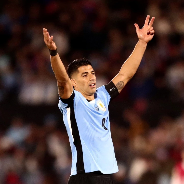 Imagen relacionada de luis suarez despedida seleccion uruguaya