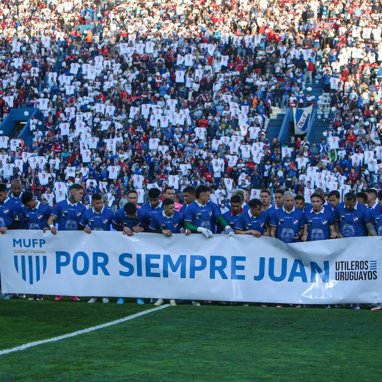 Imagen relacionada de homenaje juan izquierdo gran parque central