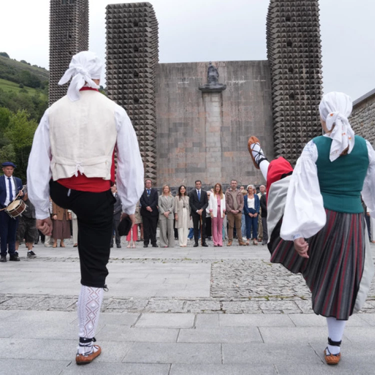 Imagen relacionada de celebracion virgen arantzazu gipuzkoa lehendakari