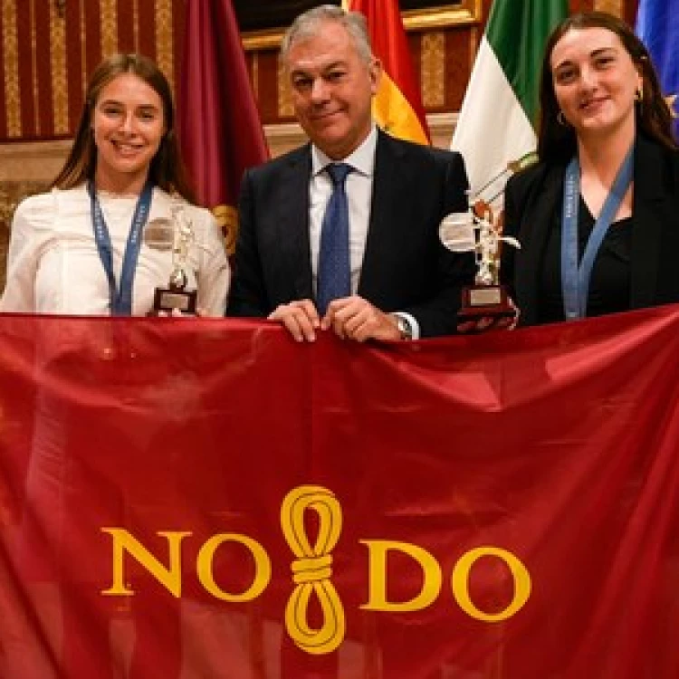 Imagen relacionada de reconocimiento medallistas olimpicas sevillanas natacion artistica