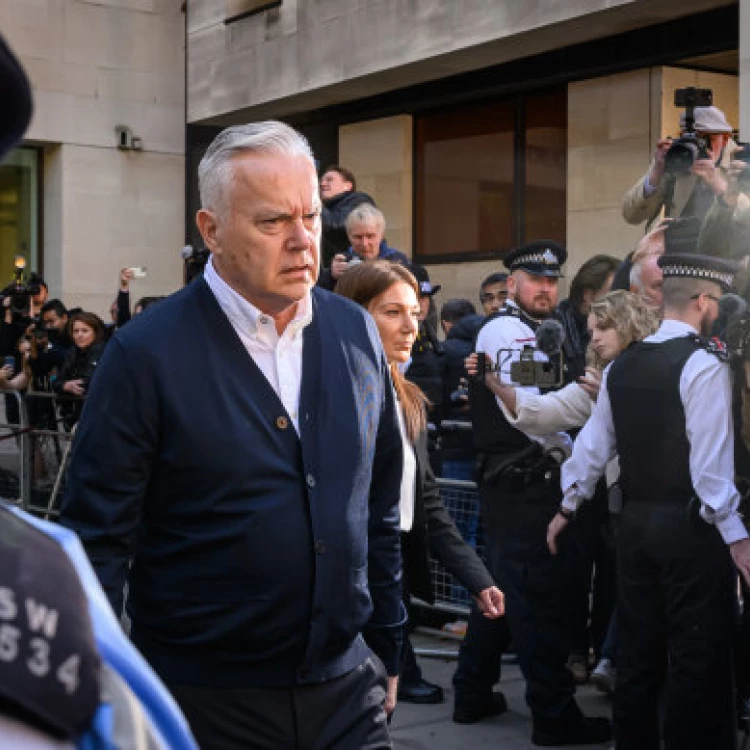 Imagen relacionada de huw edwards evita prision abuso infantil