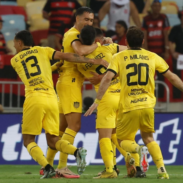 Imagen relacionada de penarol sorprende flamengo maracana