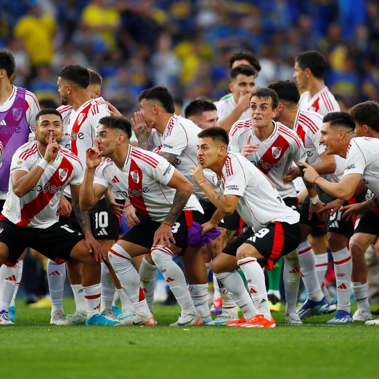 Imagen relacionada de river plate busca secure futuro libertadores colo colo