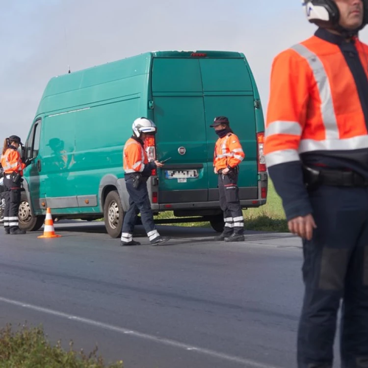 Imagen relacionada de ertzaintza vigilancia vial euskadi