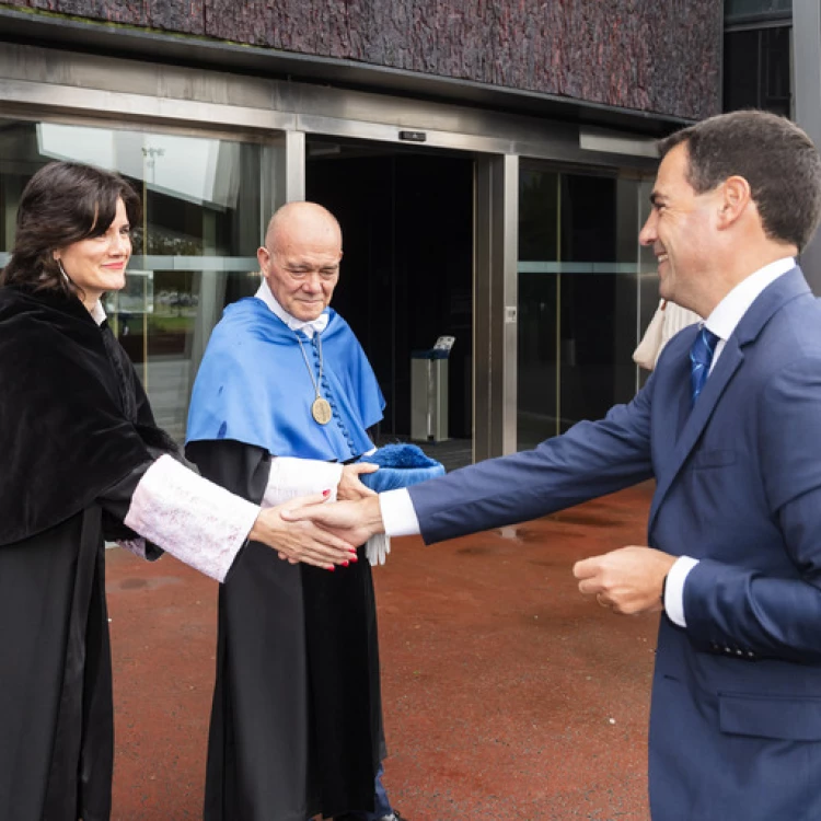 Imagen relacionada de inauguracion curso universitario euneiz 2024 2025