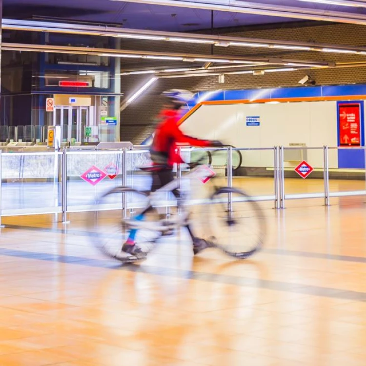 Imagen relacionada de madrid dia mundial sin coches acceso metro ciclistas