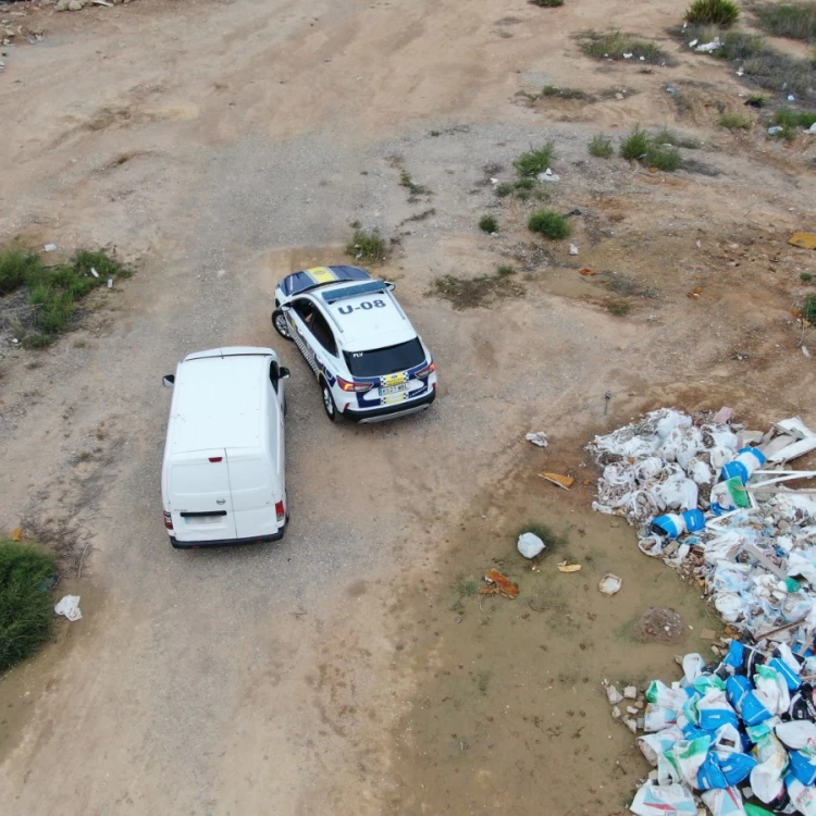 Imagen relacionada de valencia lucha vertederos drones