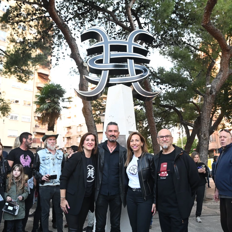 Imagen relacionada de inauguracion escultura heroes silencio zaragoza