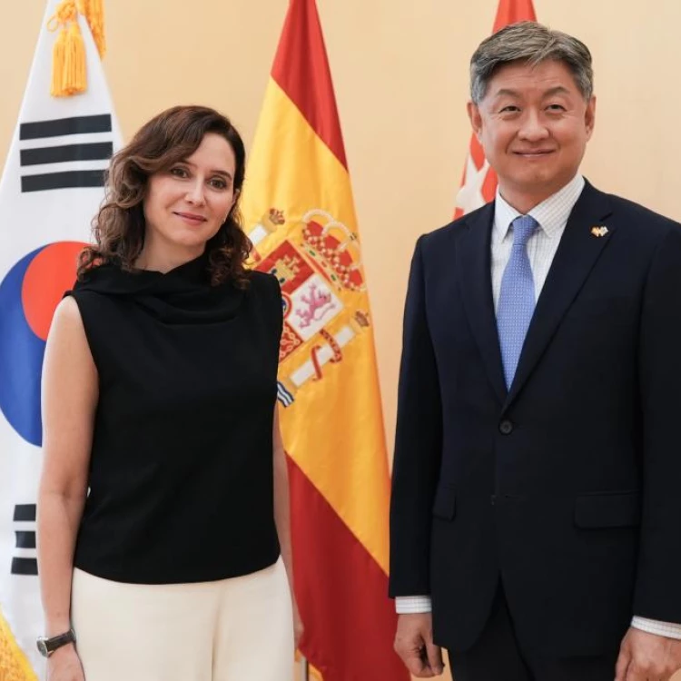 Imagen relacionada de reunion ayuso embajador corea