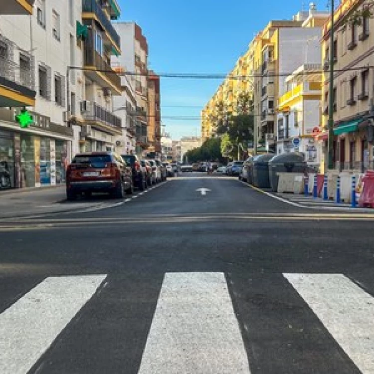 Imagen relacionada de reasfaltado calle leon xiii sevilla