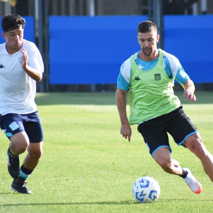 Imagen relacionada de luciano vietto racing nacimiento hijo