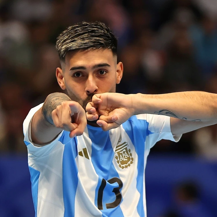 Imagen relacionada de kevin arrieta senala pase a final mundial futsal