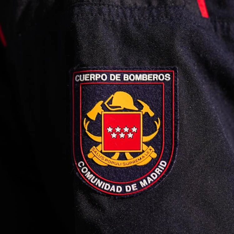 Imagen relacionada de madrid invierte uniformes bomberos