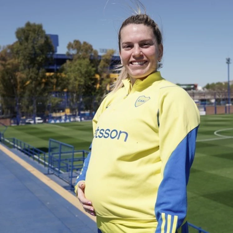 Imagen relacionada de camila gomez ares maternidad futbol femenino