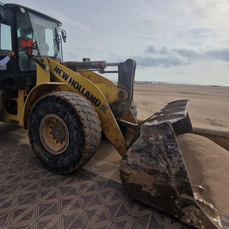 Imagen relacionada de ajuntament valencia limpia playas dana