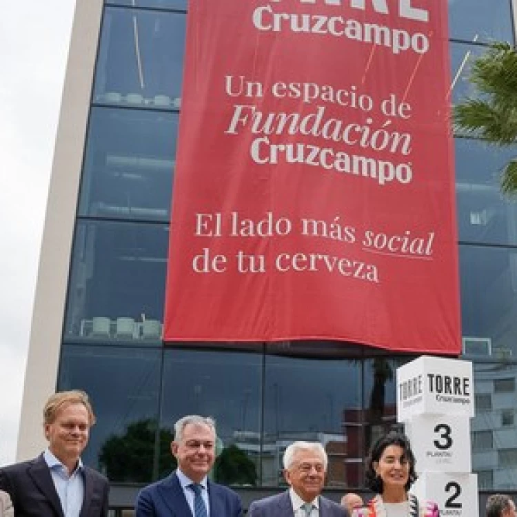 Imagen relacionada de inauguracion torre cruzcampo sevilla