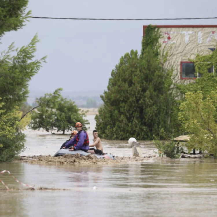 Imagen relacionada de fuertes lluvias causan inundaciones en grecia turquia y bulgaria