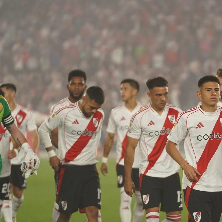 Imagen relacionada de river plate empata con velez y se aleja de la lucha en la liga profesional