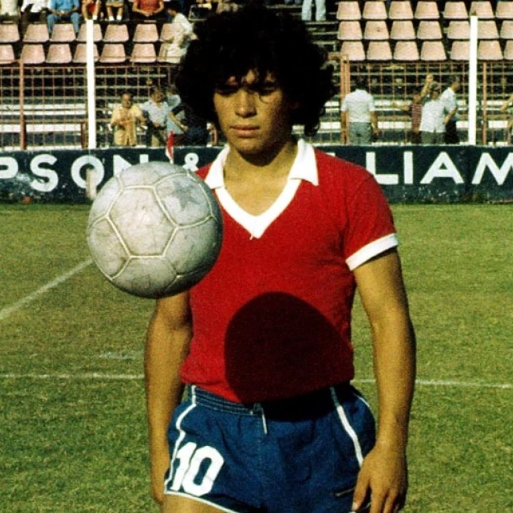 Imagen relacionada de argentinos juniors debut maradona