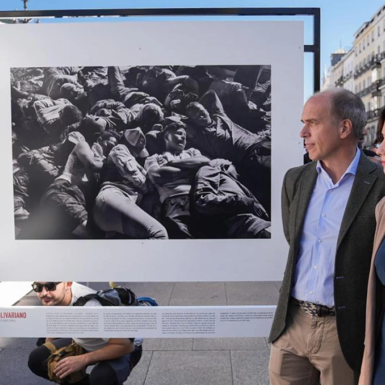 Imagen relacionada de inauguracion exposicion bolivariano madrid