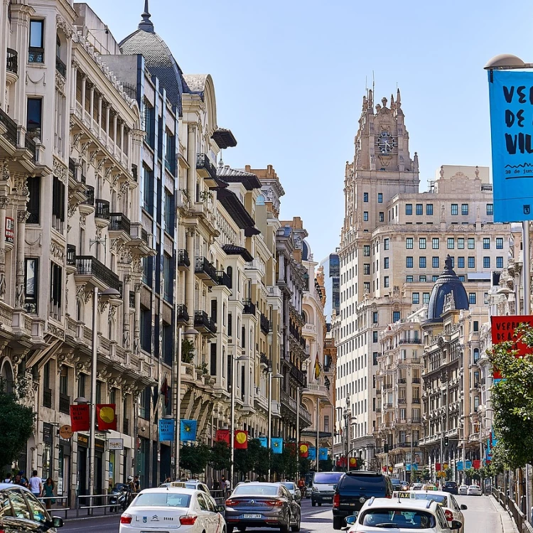 Imagen relacionada de catalunya endeudamiento gran via barcelona