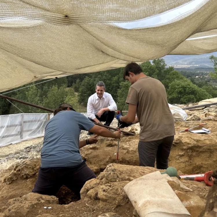 Imagen relacionada de descubren fosil hominino valle neandertales madrid