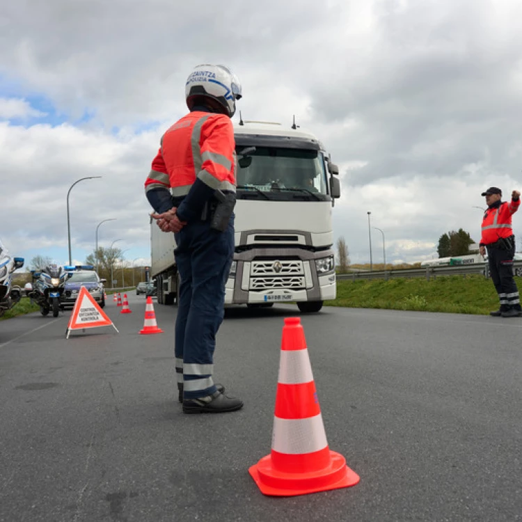 Imagen relacionada de ertzaintza vigilancia tecnica vehiculos pesados euskadi