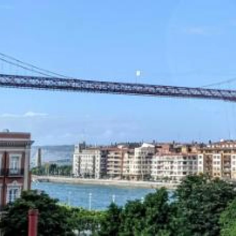 Imagen relacionada de puente bizkaia bate records visitas