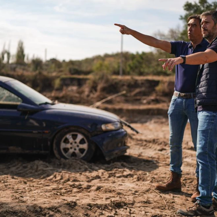 Imagen relacionada de despliegue de operarios y maquinaria pesada en madrid para ayudar a municipios afectados por la dana