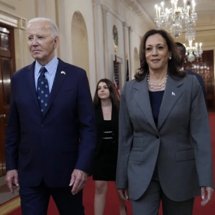 Imagen relacionada de tension biden harris comentarios polemicos