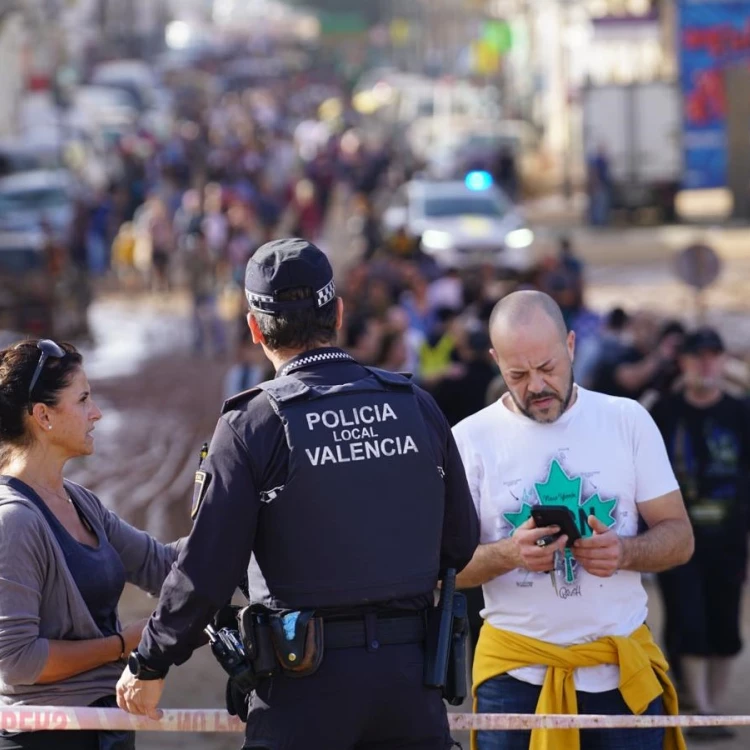 Imagen relacionada de policia local valencia inundaciones