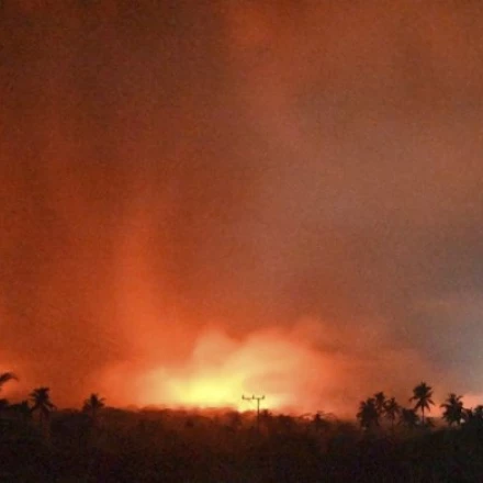 Imagen relacionada de erupciones volcanicas flores indonesia