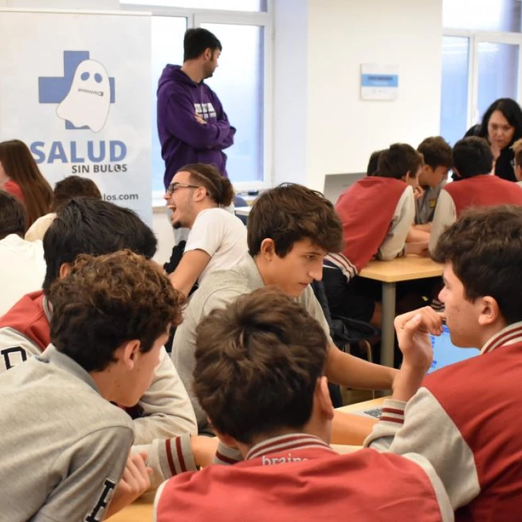 Imagen relacionada de hackathon salud junior madrid