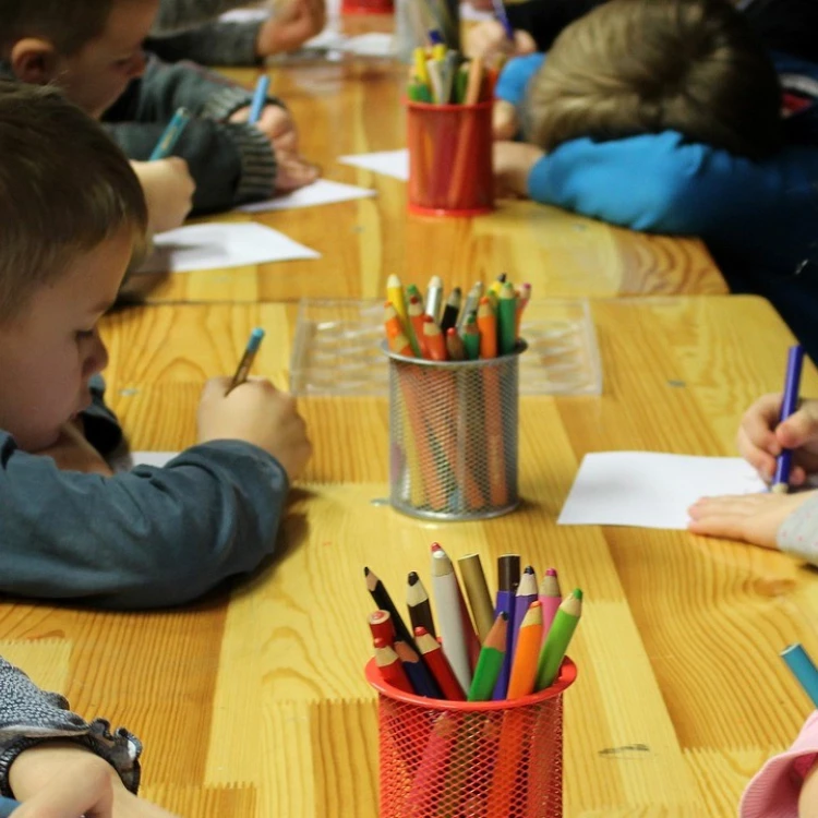 Imagen relacionada de convocatoria ayudas material escolar valencia