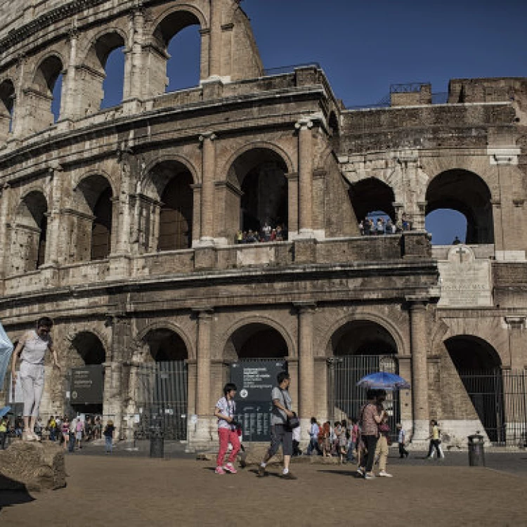 Imagen relacionada de controversia acuerdo airbnb coliseo roma